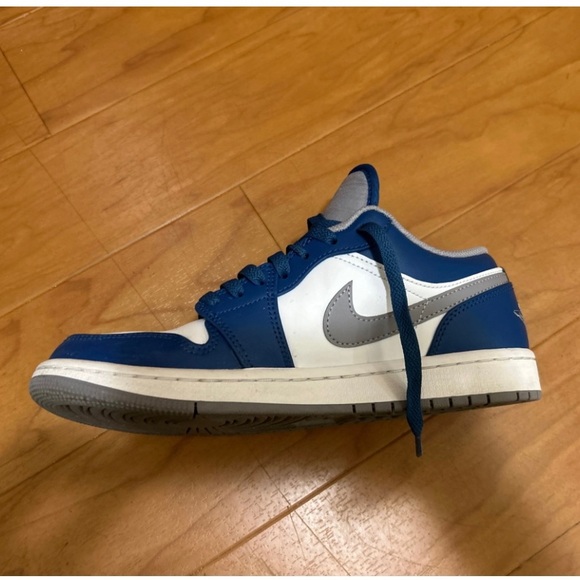 Unisex Nike Jordan 1 low true blue and cement gray - Picture 4 of 7